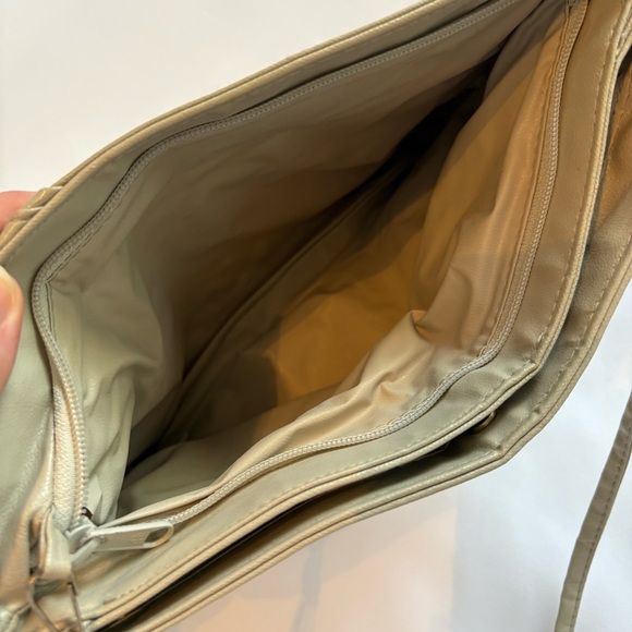 Vintage 80s Beige Purse - Picture 7 of 10